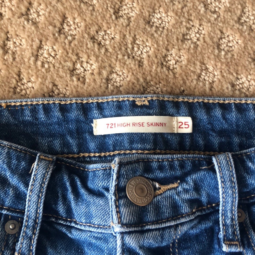 Levi’s 721 high rise skinny jeans